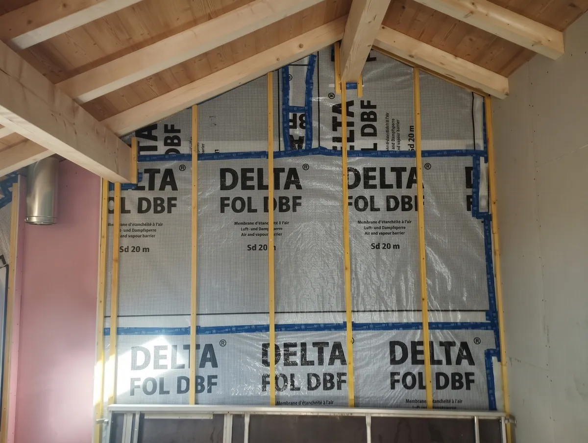 Mur à ossature bois, pare-vapeur posé